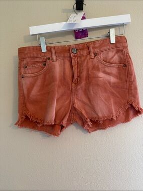 28. FREE PEOPLE- Sz 26 - Women’s Rust Frayed Hem Denim Shorts